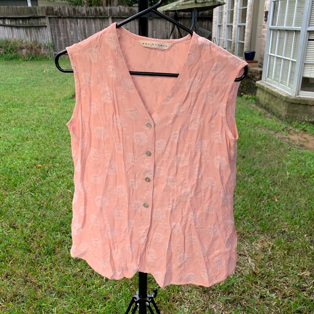 Vintage women’s blouse 🌷